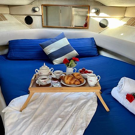 Yacht Hotel Barcelona Сант Адриа де Бесос Екстериор снимка