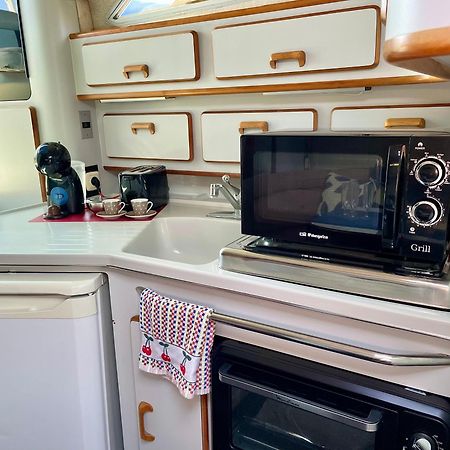 Yacht Hotel Barcelona Сант Адриа де Бесос Екстериор снимка