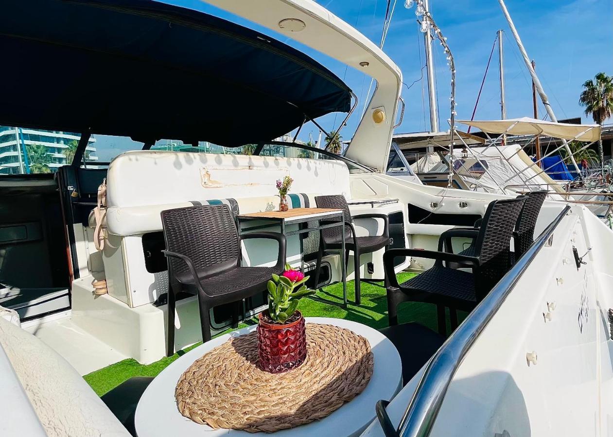 Yacht Hotel Barcelona Сант Адриа де Бесос Екстериор снимка