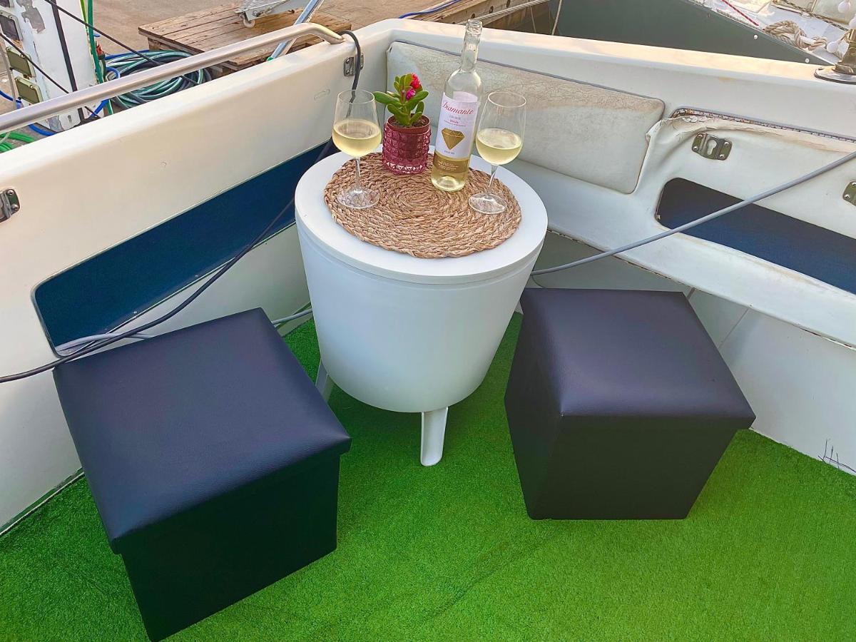 Yacht Hotel Barcelona Сант Адриа де Бесос Екстериор снимка