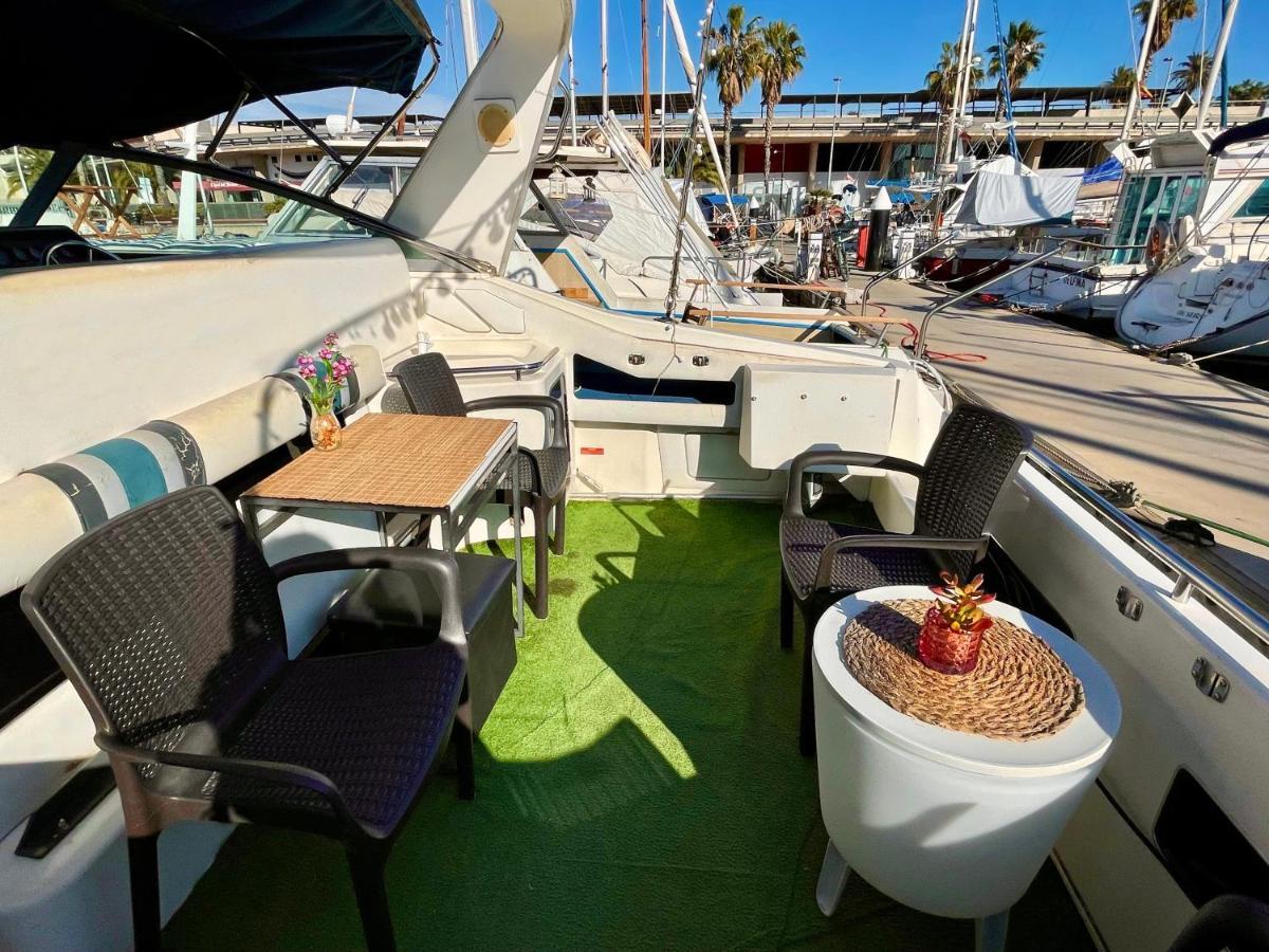 Yacht Hotel Barcelona Сант Адриа де Бесос Екстериор снимка