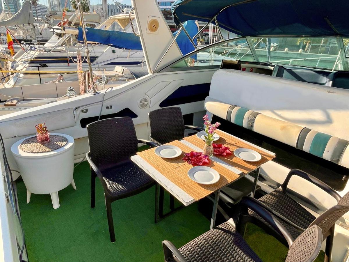 Yacht Hotel Barcelona Сант Адриа де Бесос Екстериор снимка