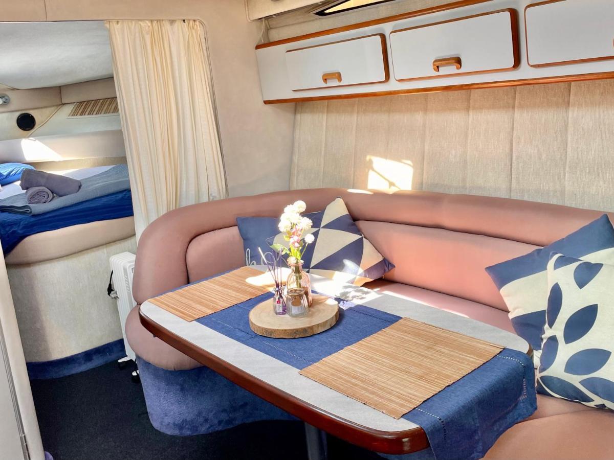 Yacht Hotel Barcelona Сант Адриа де Бесос Екстериор снимка