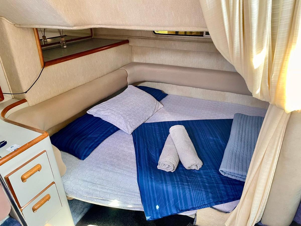 Yacht Hotel Barcelona Сант Адриа де Бесос Екстериор снимка