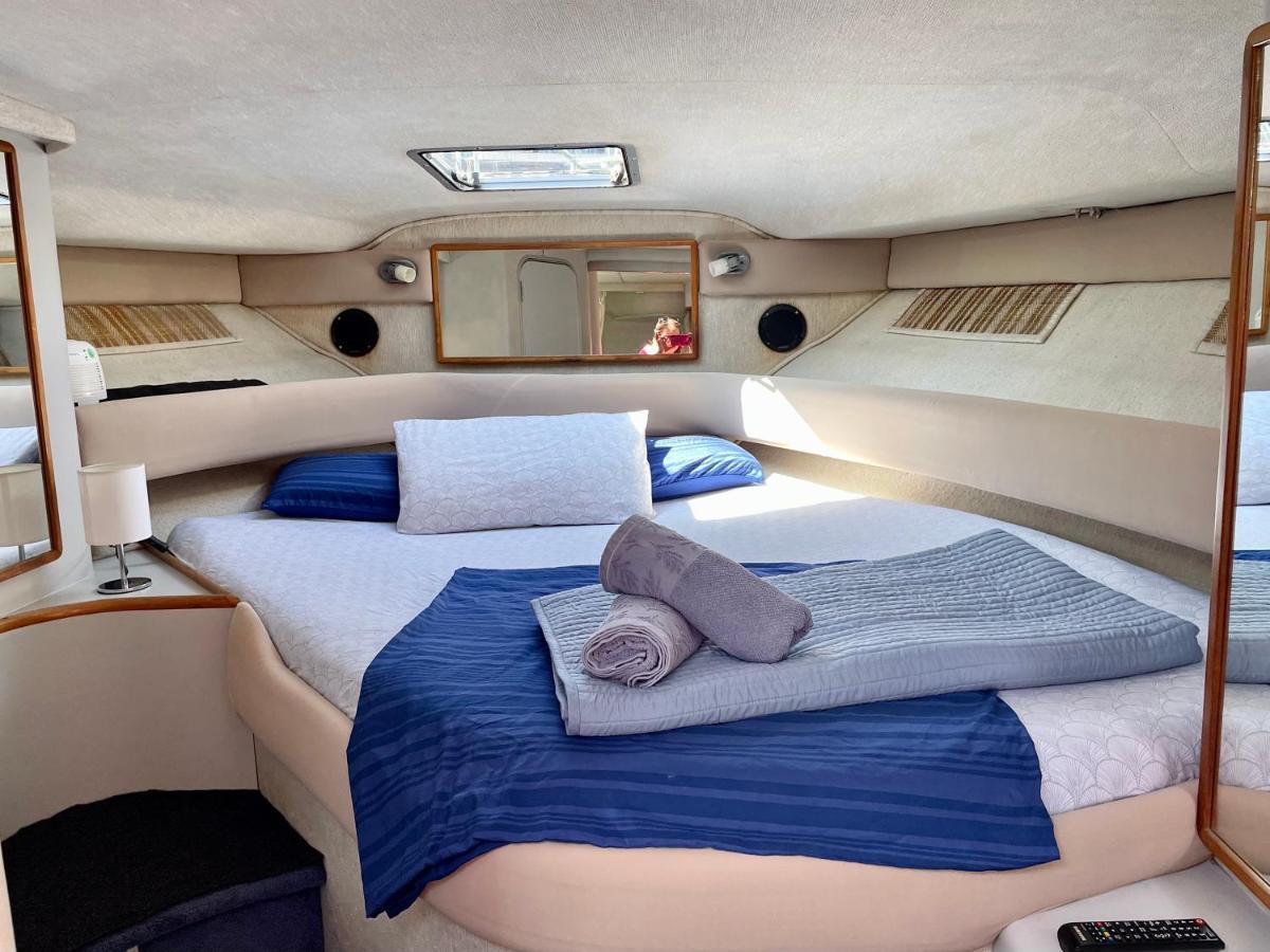 Yacht Hotel Barcelona Сант Адриа де Бесос Екстериор снимка