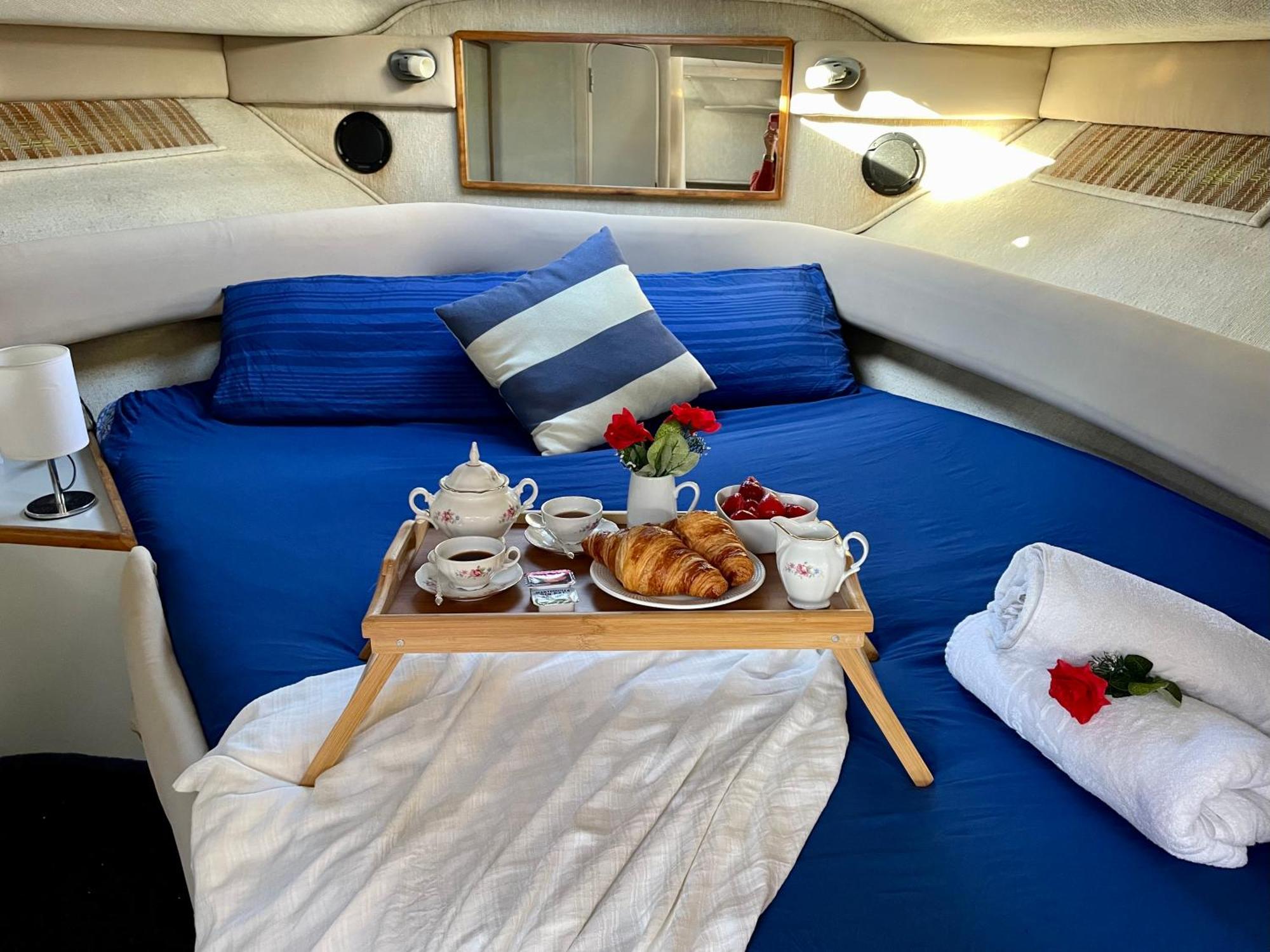 Yacht Hotel Barcelona Сант Адриа де Бесос Екстериор снимка